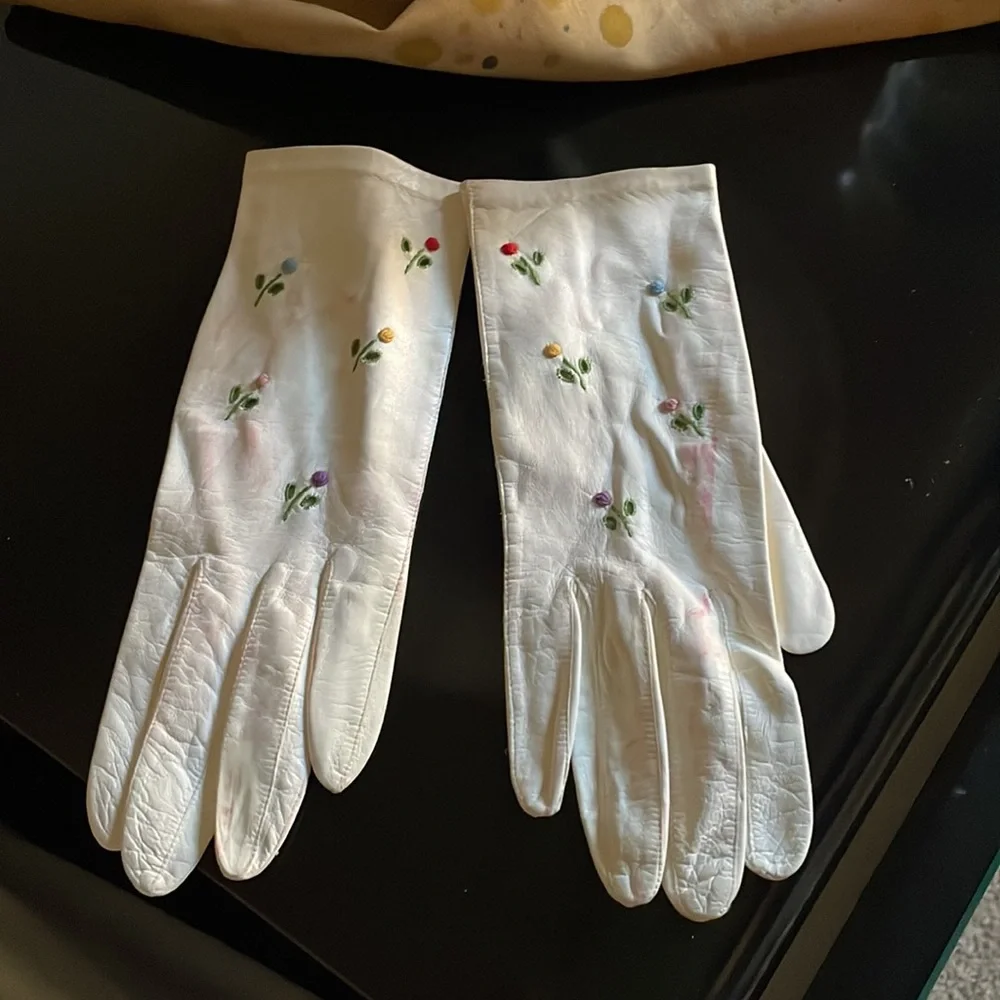 NEW white petite ladies girls leather dress gloves embroidered flower XS vintage